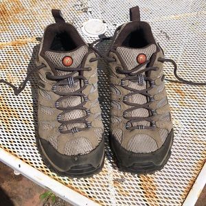 Hiking shoes Merrell size 10